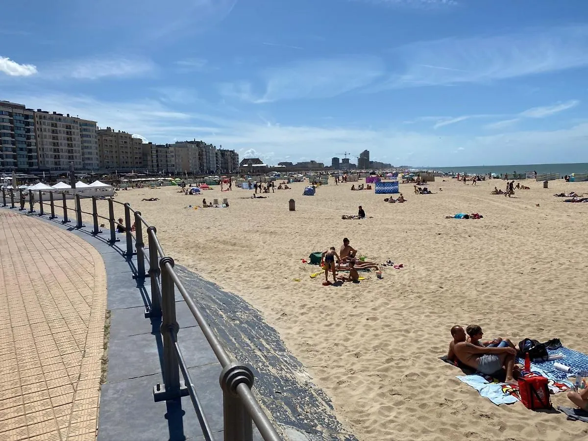 Aan Het Strand En Dijk - Topgebouw Ostend 0*,  Belgium
